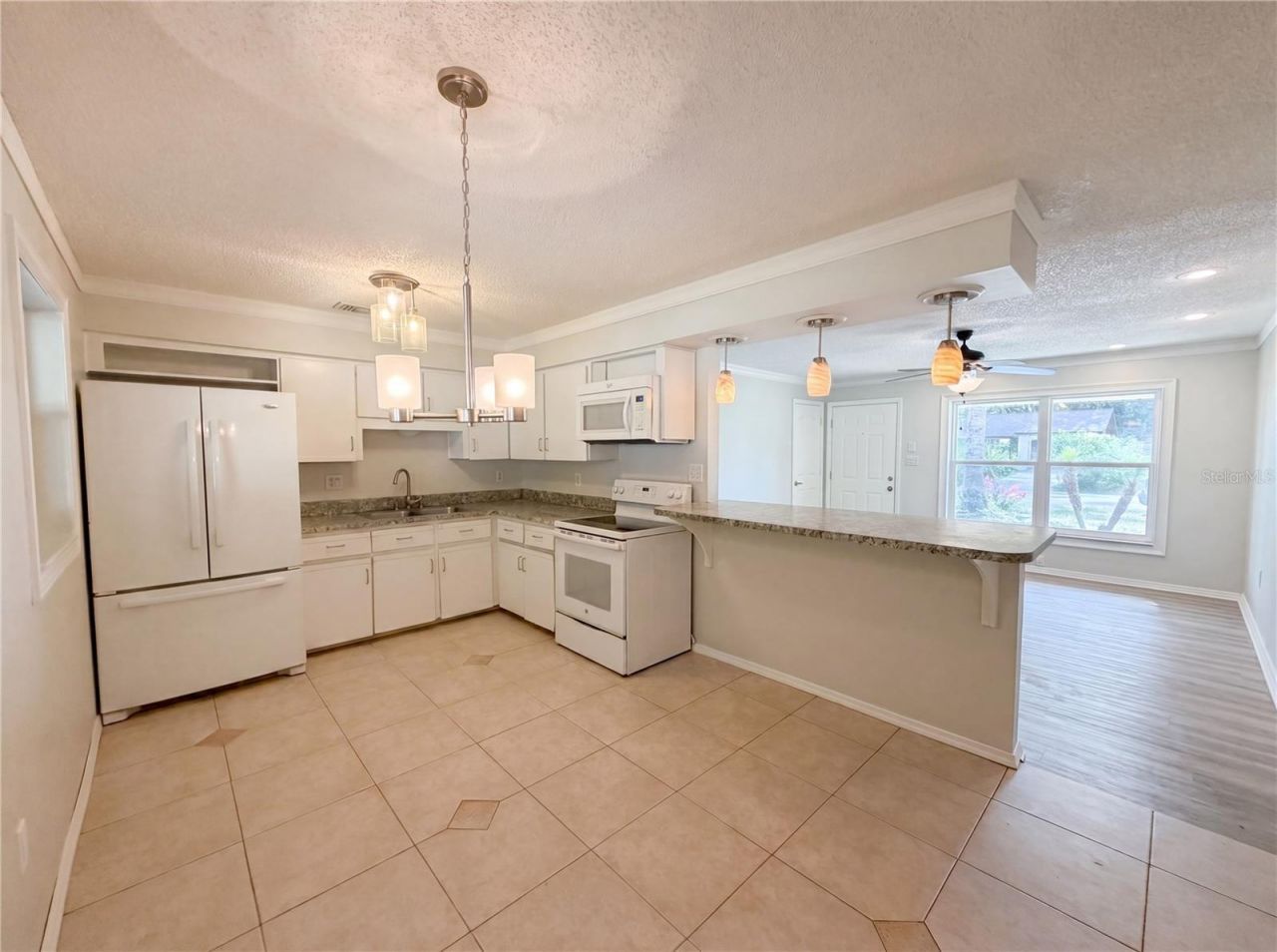 505 Oak Drive , Tavares, FL 32778 Photo