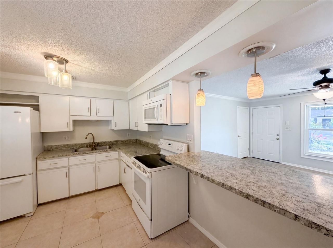 505 Oak Drive , Tavares, FL 32778 Photo