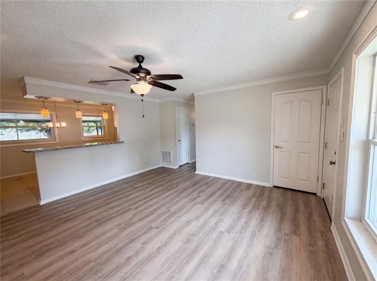 505 Oak Drive , Tavares, FL 32778 Photo