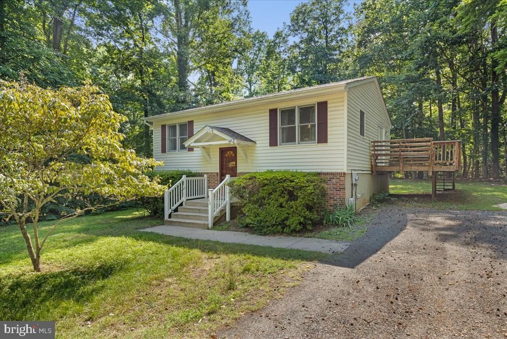 869 PLAINS ROAD, LUSBY, MD 20657