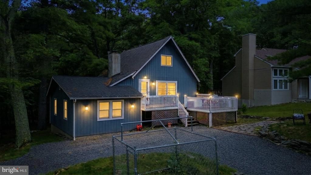 204 MOUNTAIN DRIVE, DINGMANS FERRY, PA 18328