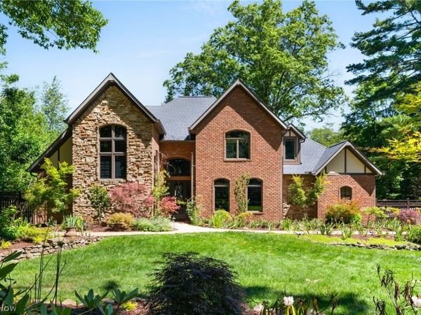 1920 Stockbridge Road , Akron, OH 44313