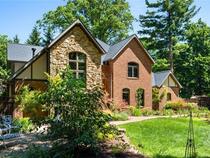 1920 Stockbridge Road, Akron, OH 44313 Photo 2