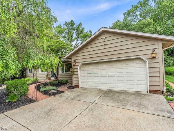 16628 Bennett Road , North Royalton, OH 44133