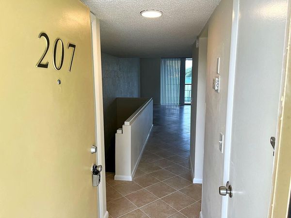 2828 Tennis Club Drive, Unit 207, West Palm Beach, FL 33417