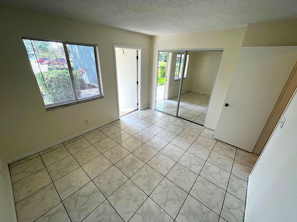 2828 Tennis Club Drive, Unit 207, West Palm Beach, FL 33417 Photo