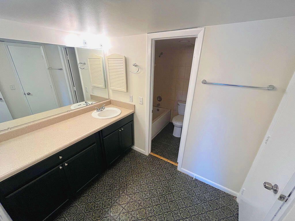 2828 Tennis Club Drive, Unit 207, West Palm Beach, FL 33417 Photo
