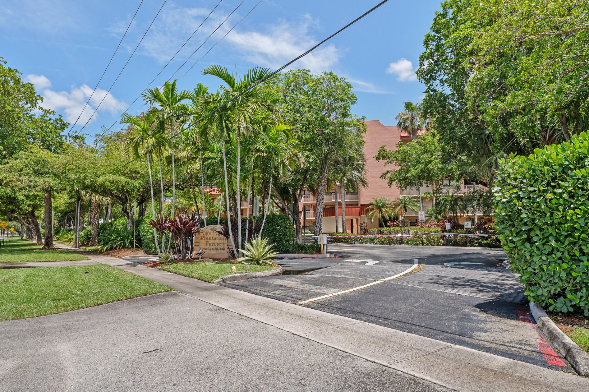 7401 NW 16th Street, Unit 102, Plantation, FL 33313 Photo