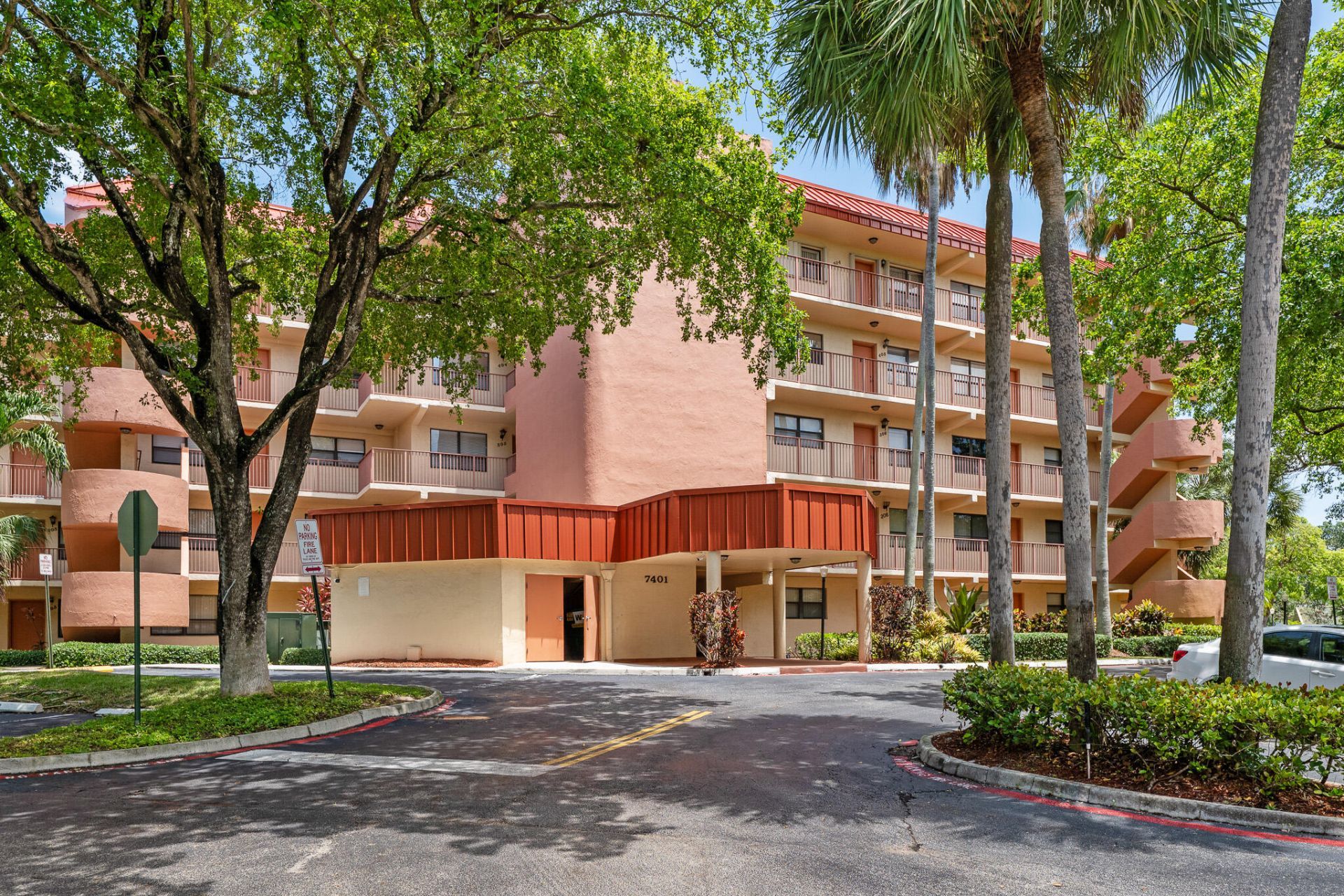 7401 NW 16th Street, Unit 102, Plantation, FL 33313 Photo