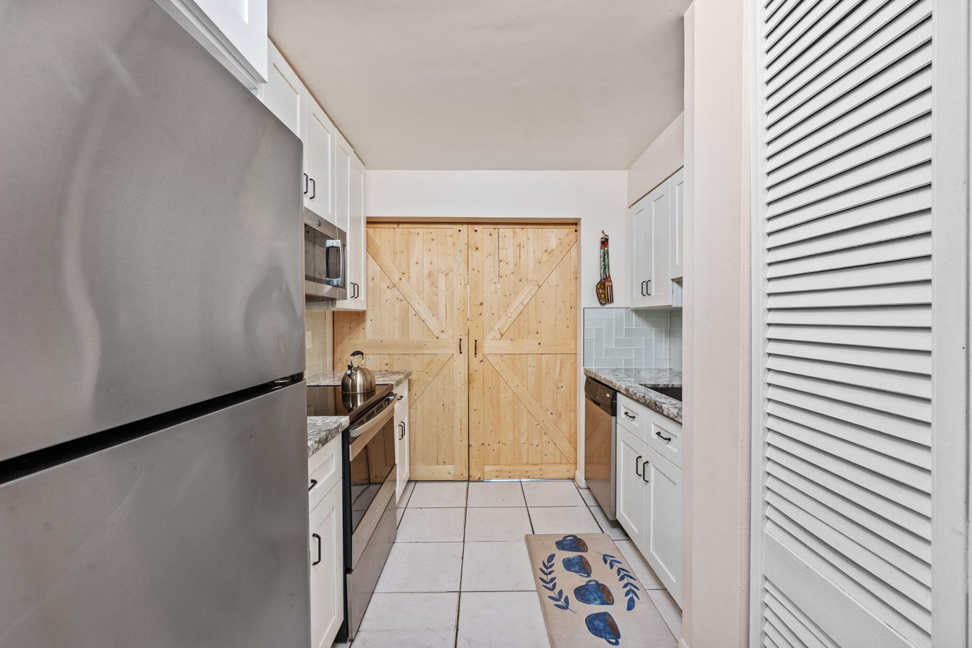 7401 NW 16th Street, Unit 102, Plantation, FL 33313 Photo