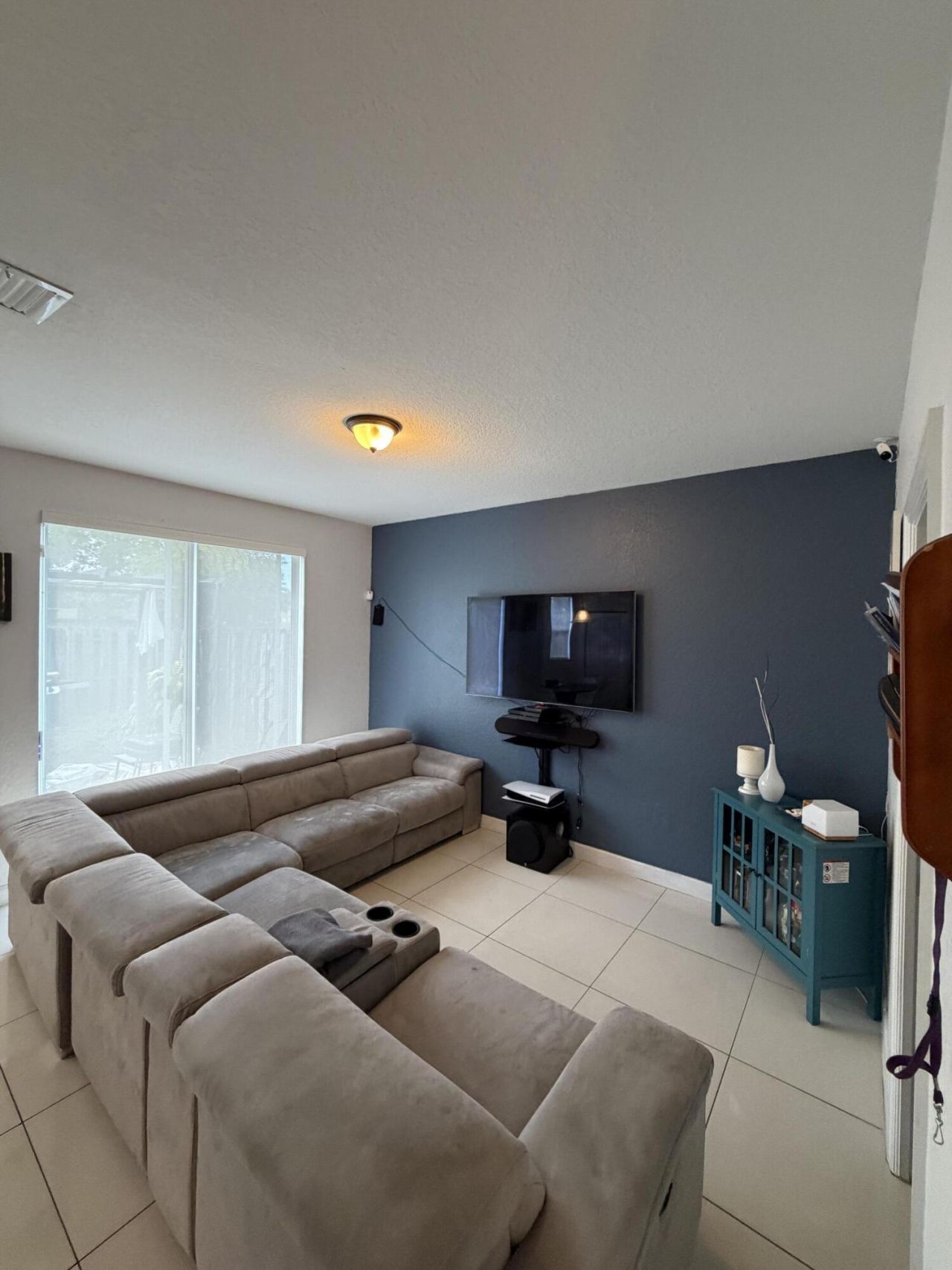 1047 NE 208th Street, Miami, FL 33179 Photo