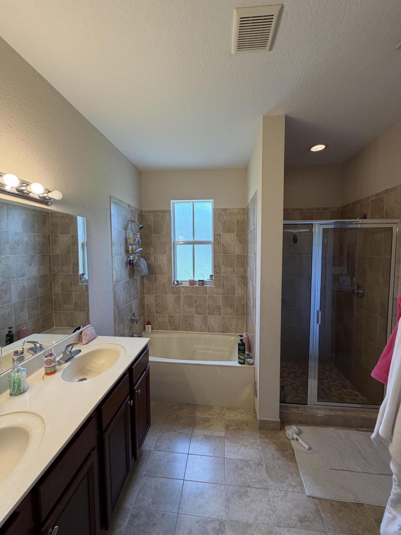 1047 NE 208th Street, Miami, FL 33179 Photo