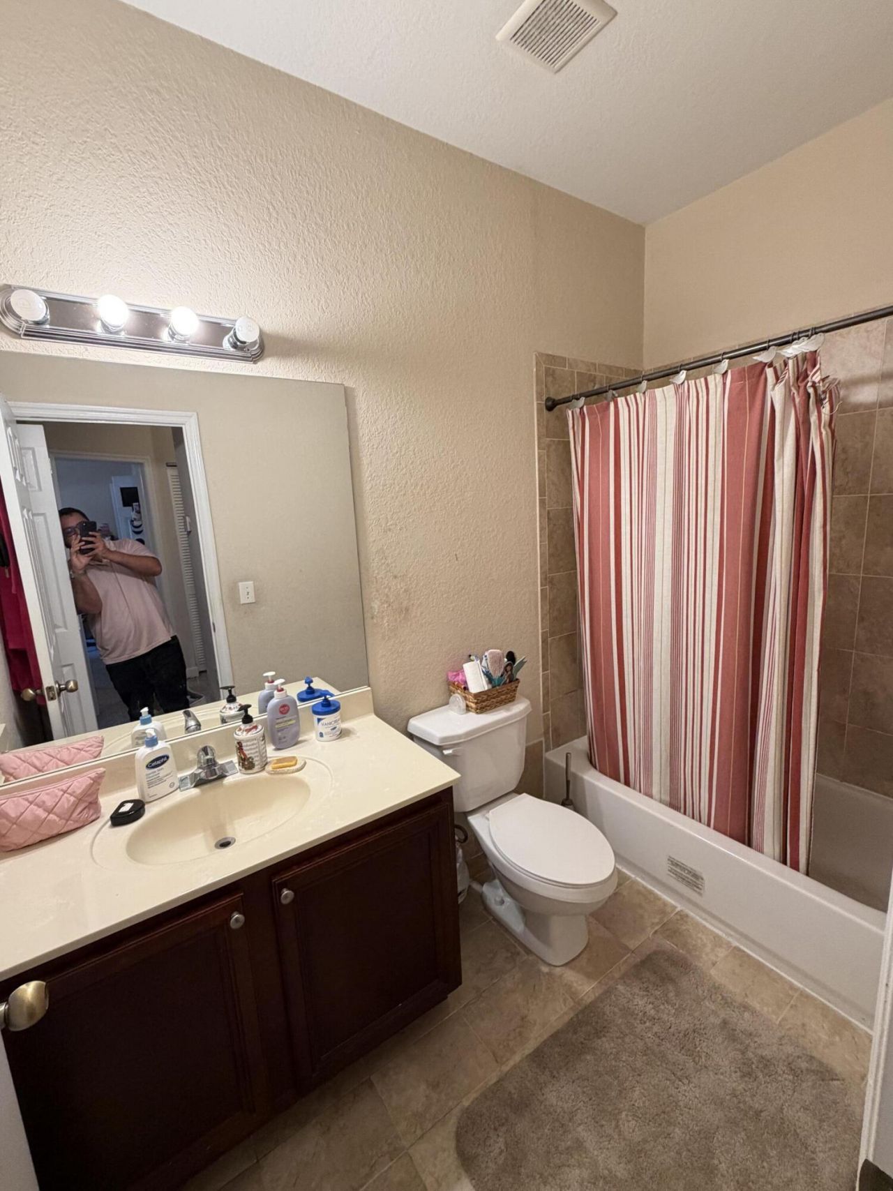 1047 NE 208th Street, Miami, FL 33179 Photo