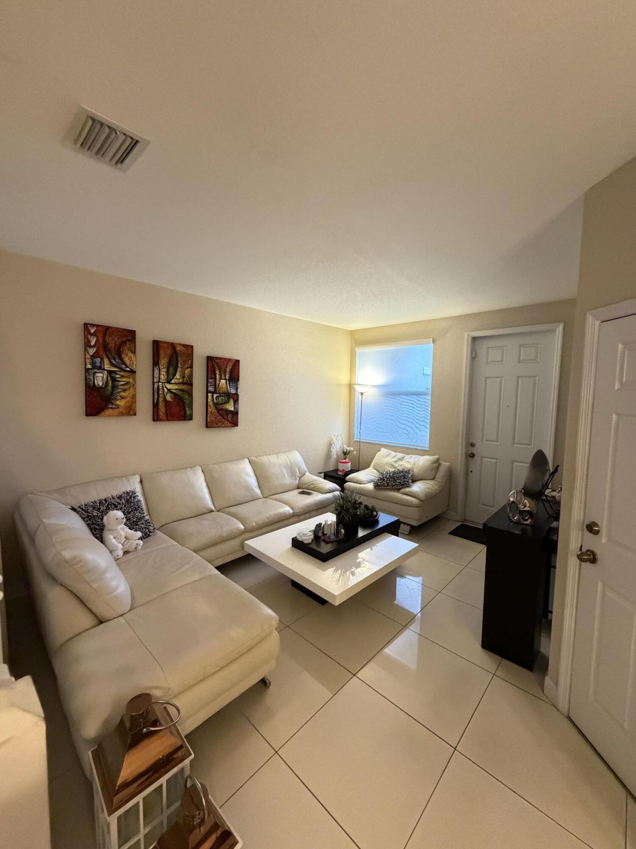 1047 NE 208th Street, Miami, FL 33179 Photo
