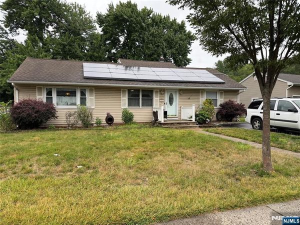 208 Lawrence Drive, PARAMUS, NJ 07652
