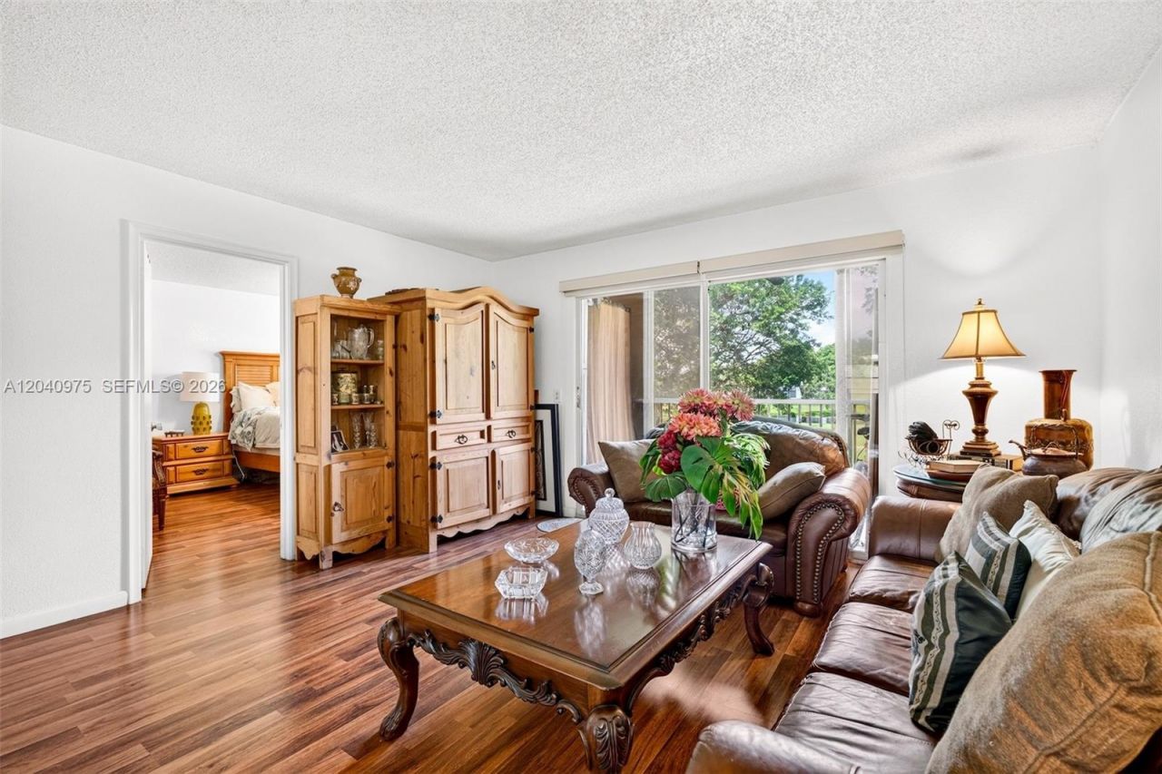 300 SW 130th Ter, Unit 206B, Pembroke Pines, FL 33027 Photo