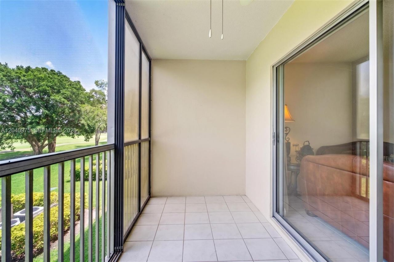 300 SW 130th Ter, Unit 206B, Pembroke Pines, FL 33027 Photo