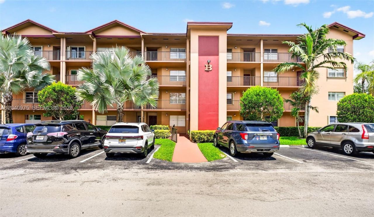 300 SW 130th Ter, Unit 206B, Pembroke Pines, FL 33027 Photo