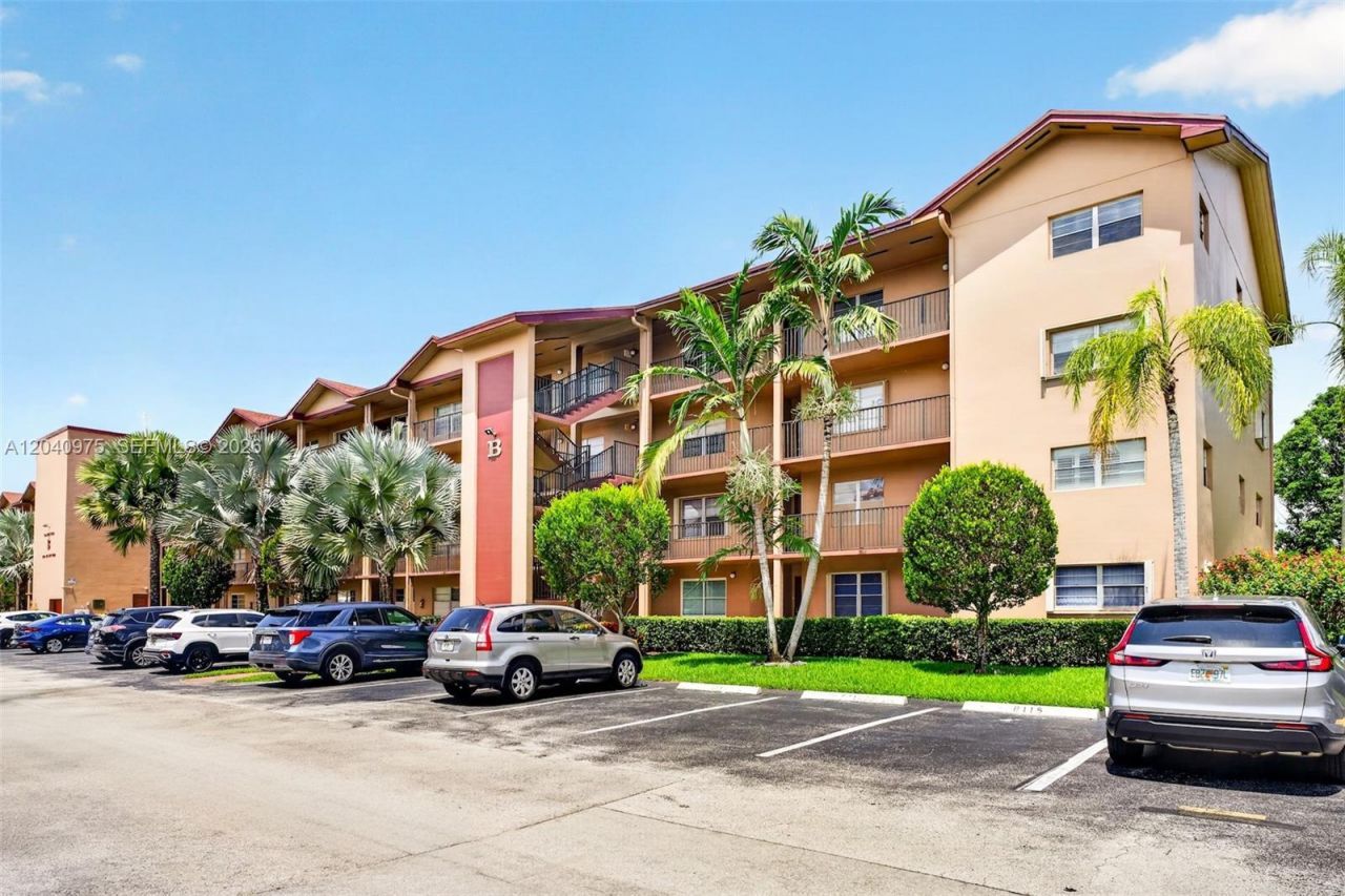 300 SW 130th Ter, Unit 206B, Pembroke Pines, FL 33027 Photo