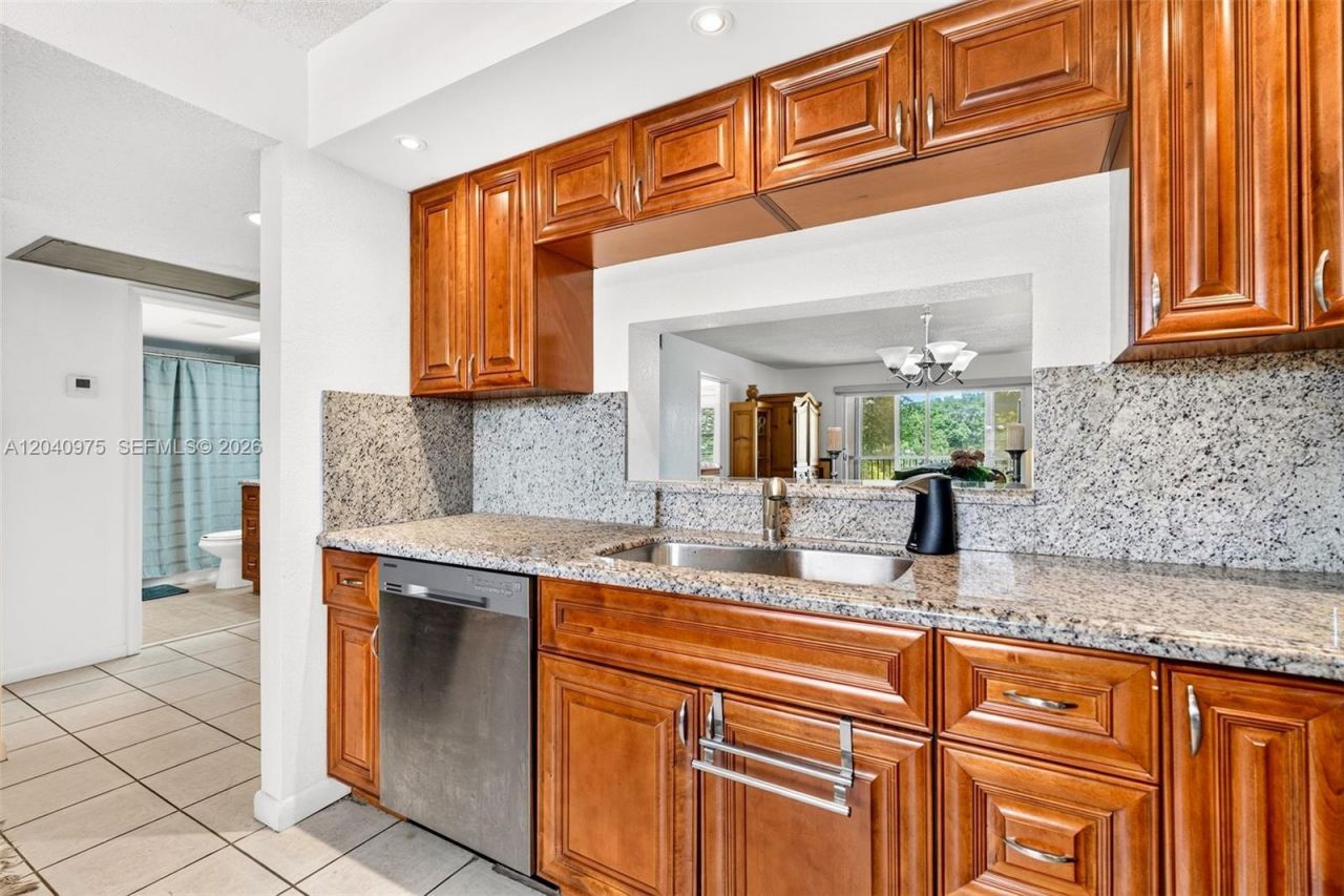 300 SW 130th Ter, Unit 206B, Pembroke Pines, FL 33027 Photo