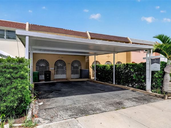 7055 W 3rd Ct , Hialeah, FL 33014