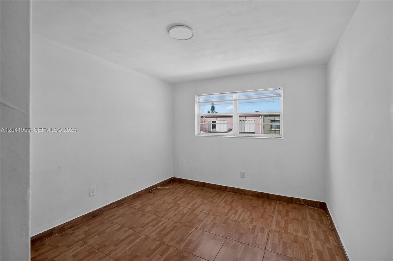 7055 W 3rd Ct, Hialeah, FL 33014 Photo