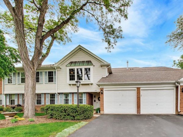 592 Edinburgh Lane , Unit B, Prospect Heights, IL 60070