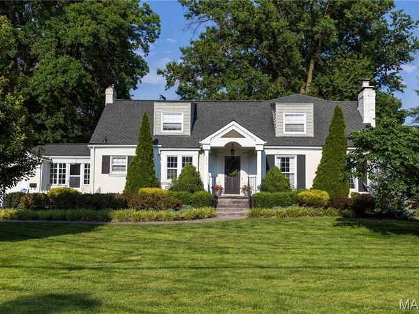 866 N Taylor Avenue, Kirkwood, MO 63122