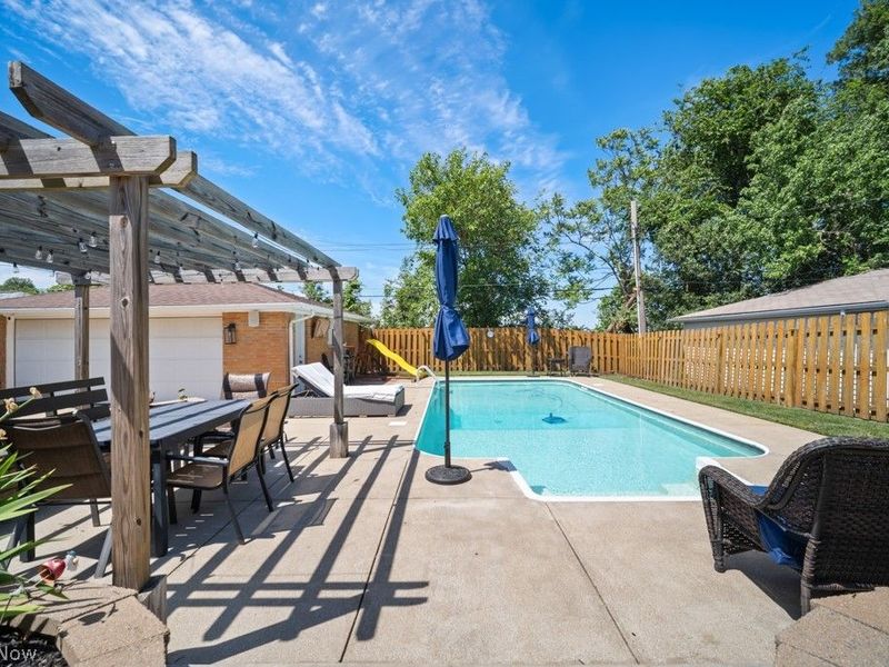 145 E Englewood Drive, Seven Hills, OH 44131 Photo 31