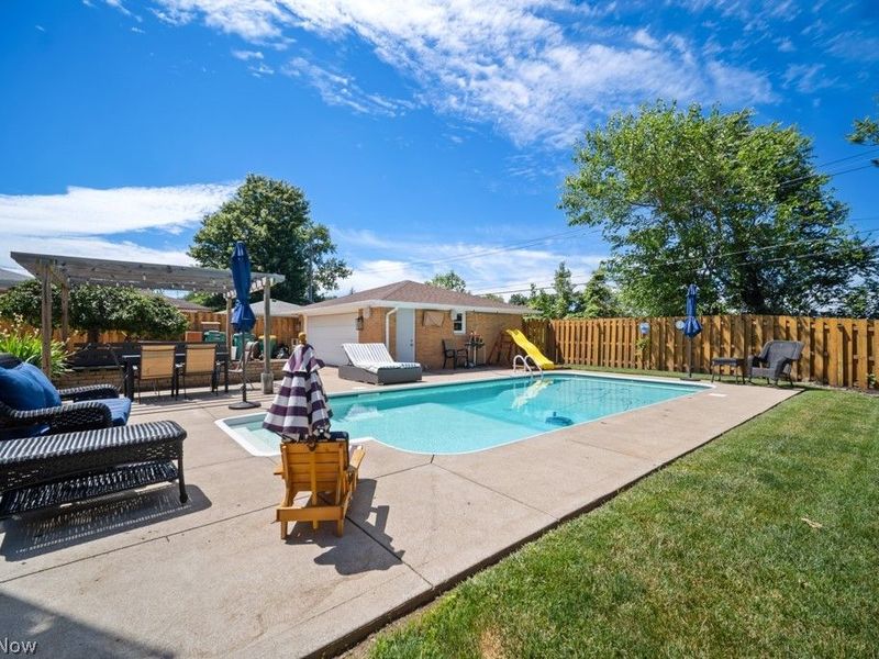 145 E Englewood Drive, Seven Hills, OH 44131 Photo 33