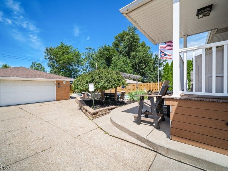 145 E Englewood Drive, Seven Hills, OH 44131 Photo 34