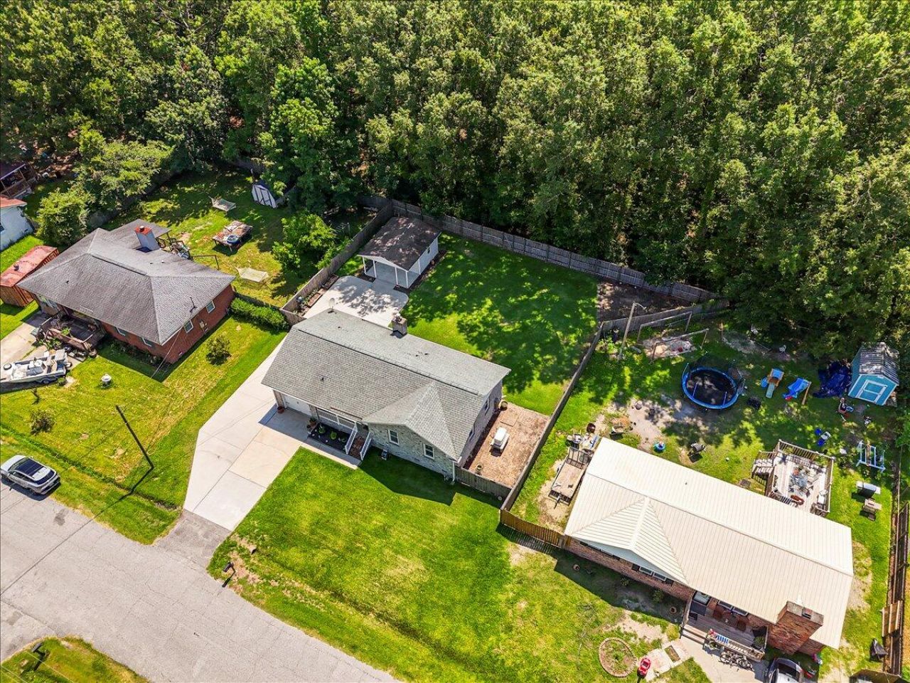 121 Gator Drive Photo 4