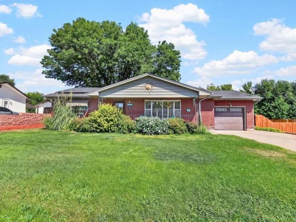 15 Stanford Ave, Pueblo, CO 81005