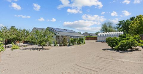3185 Quick Cal Way, Fernley, NV 89408 Photo