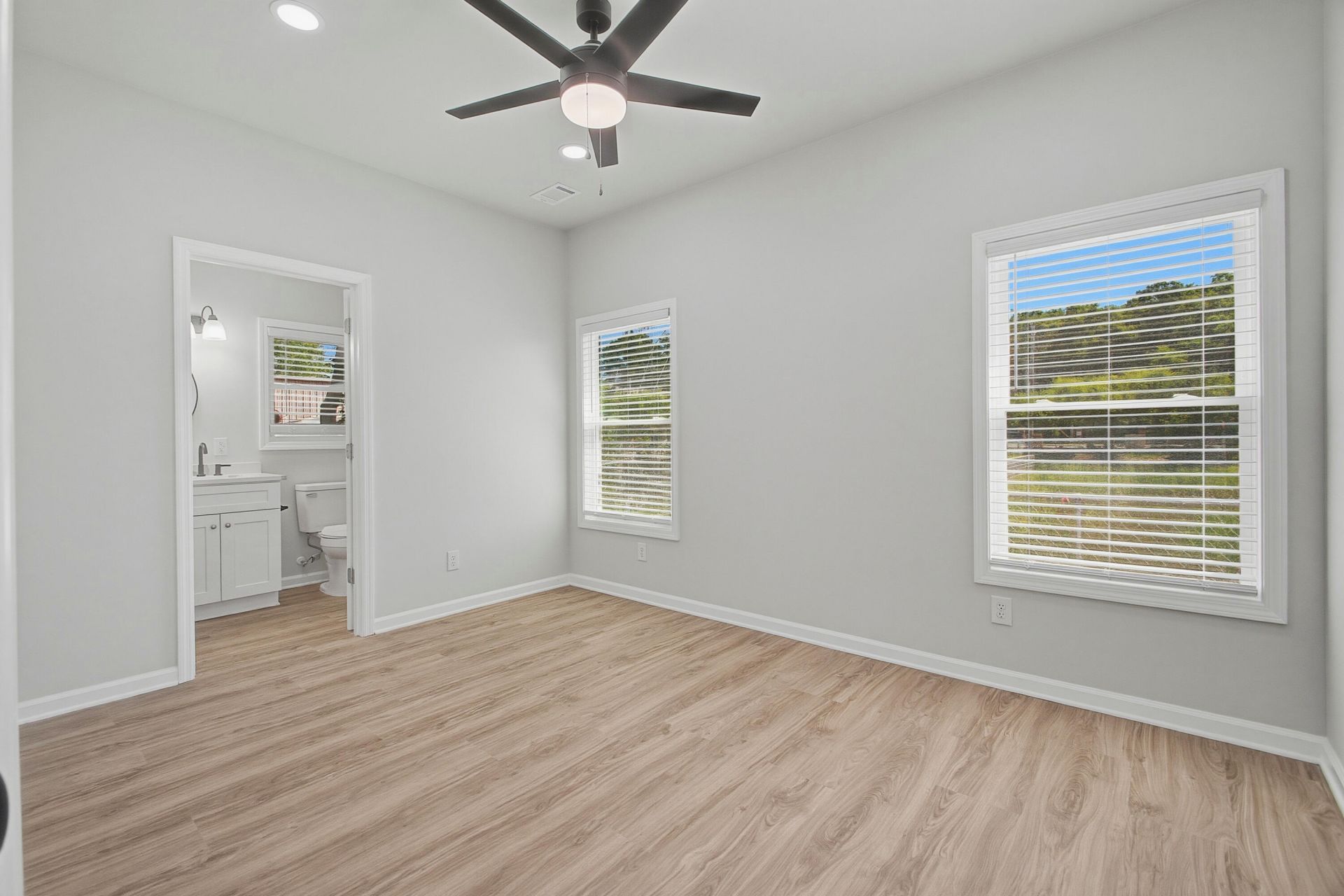 4705 Boundary Street Photo 18