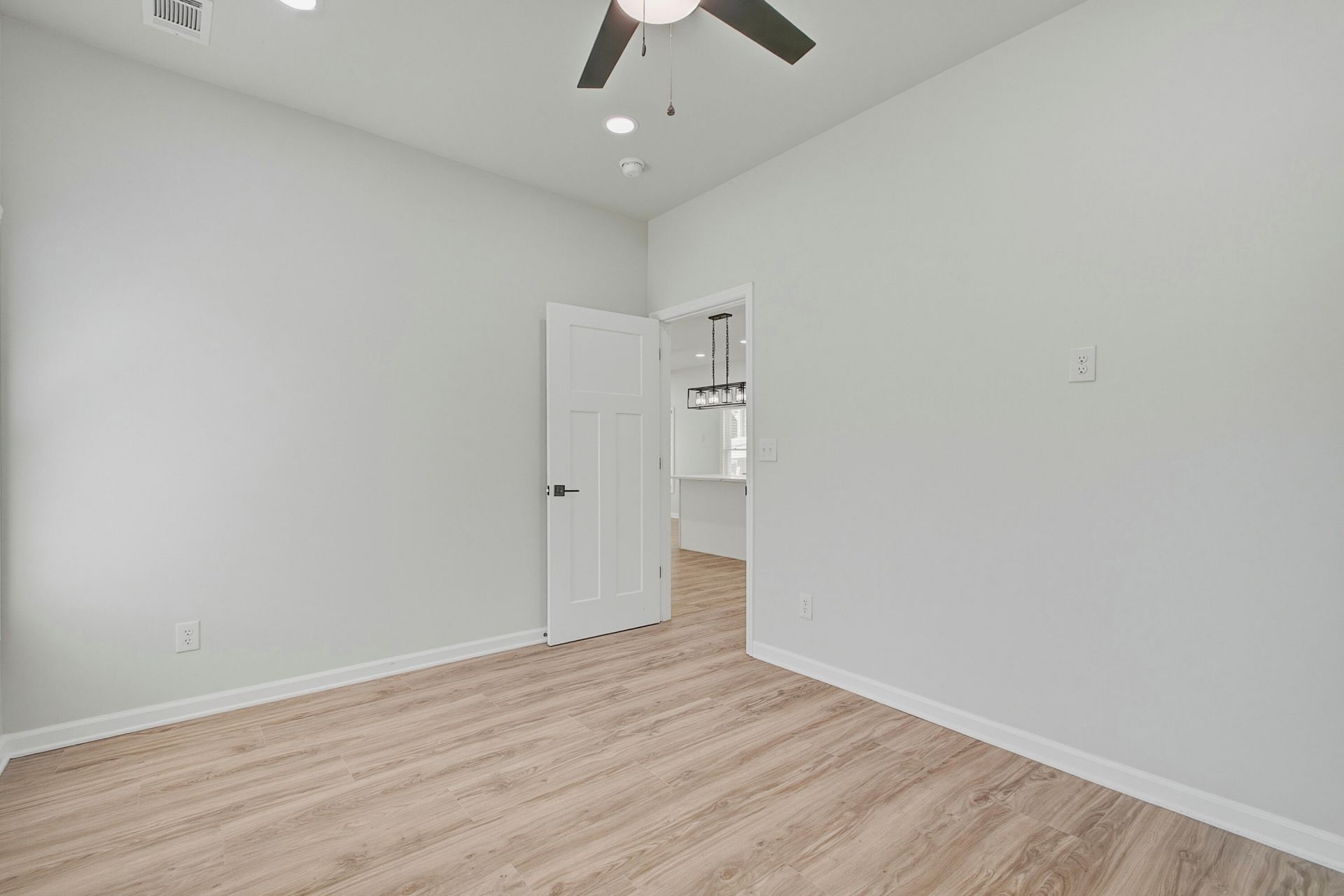 4705 Boundary Street Photo 19