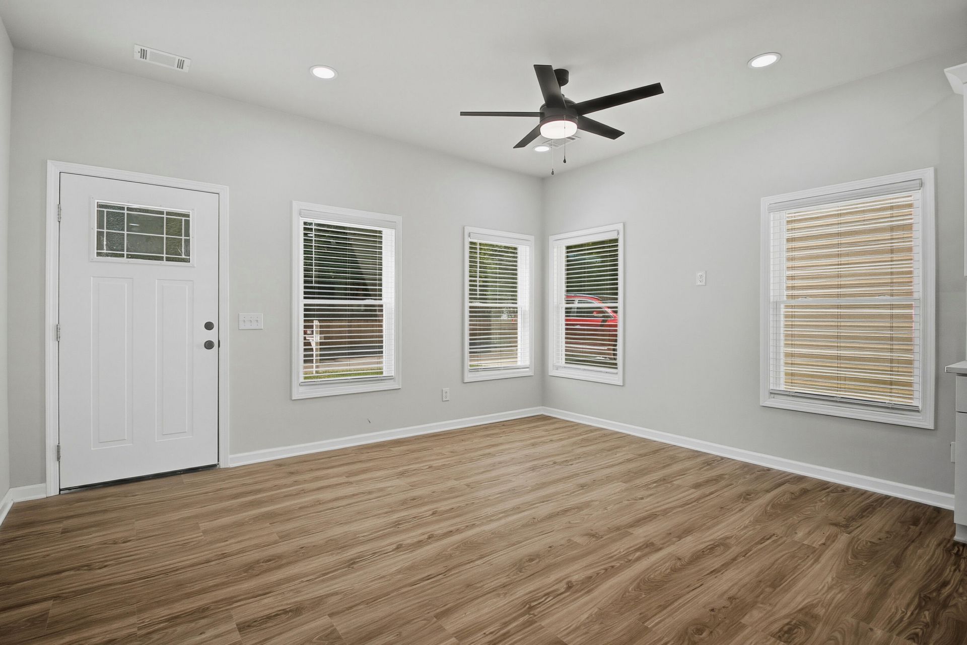 4705 Boundary Street Photo 5