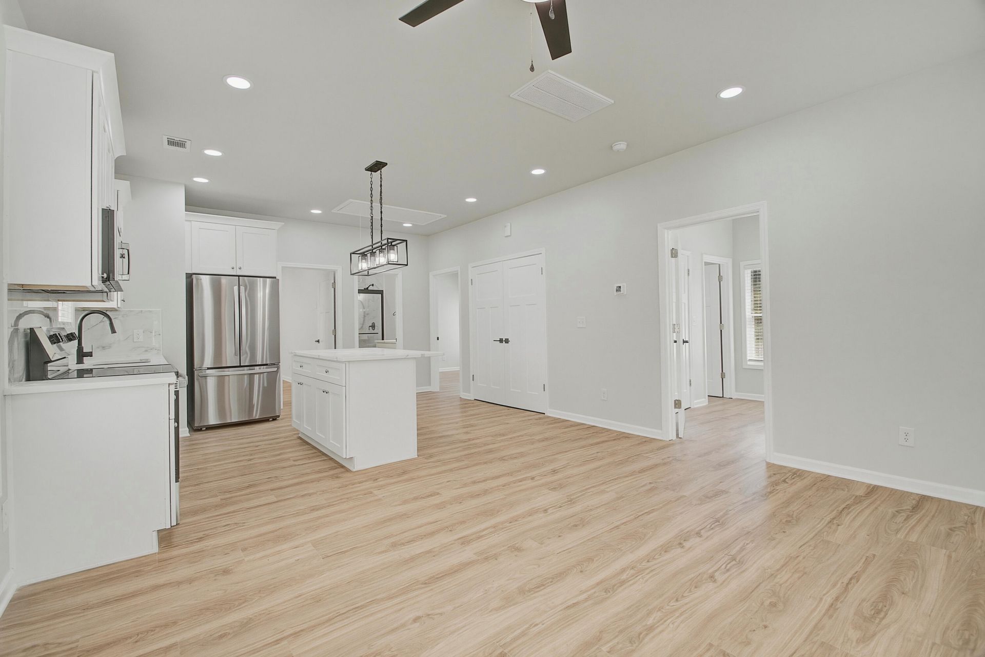 4705 Boundary Street Photo 7