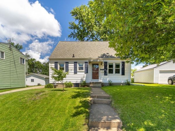 1445 E Mitchell Avenue, Waterloo, IA 50702