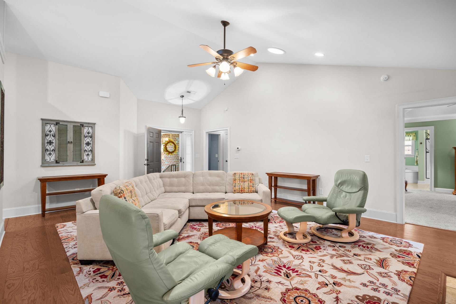504 Harrington Ct. Photo 4