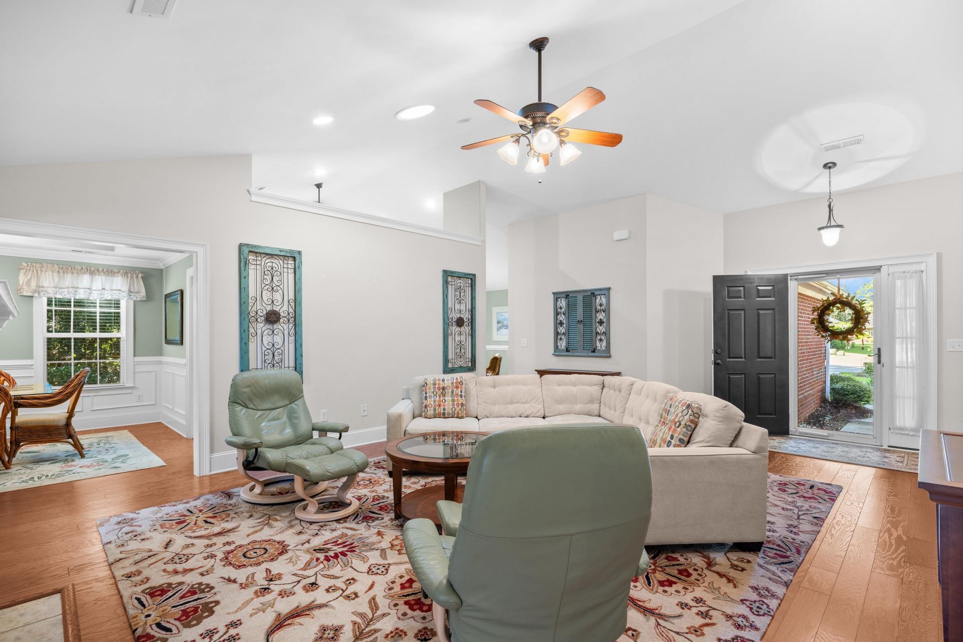504 Harrington Ct. Photo 5