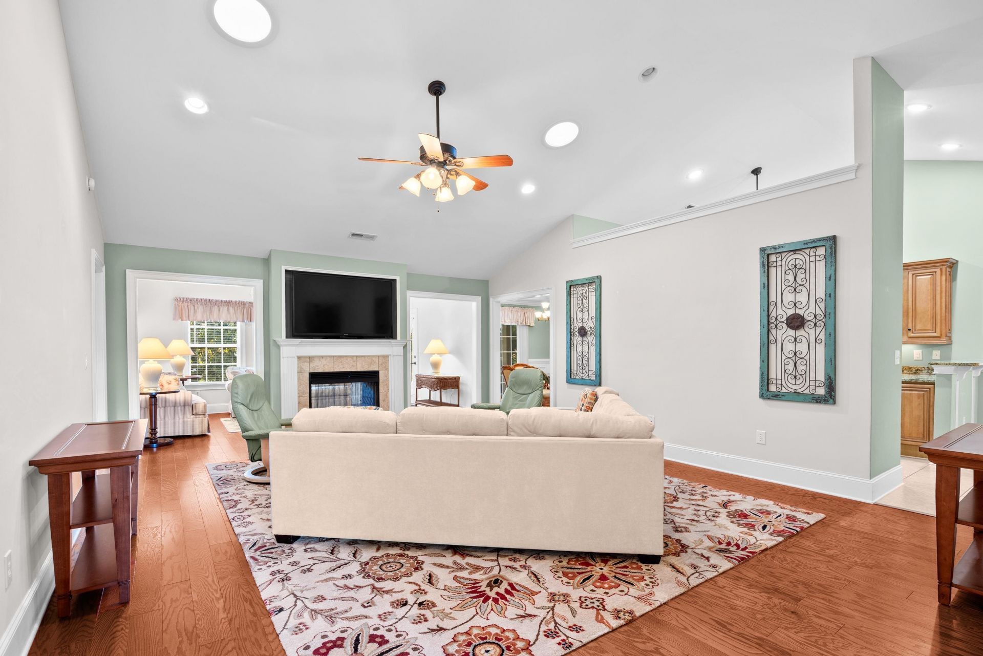 504 Harrington Ct. Photo 6