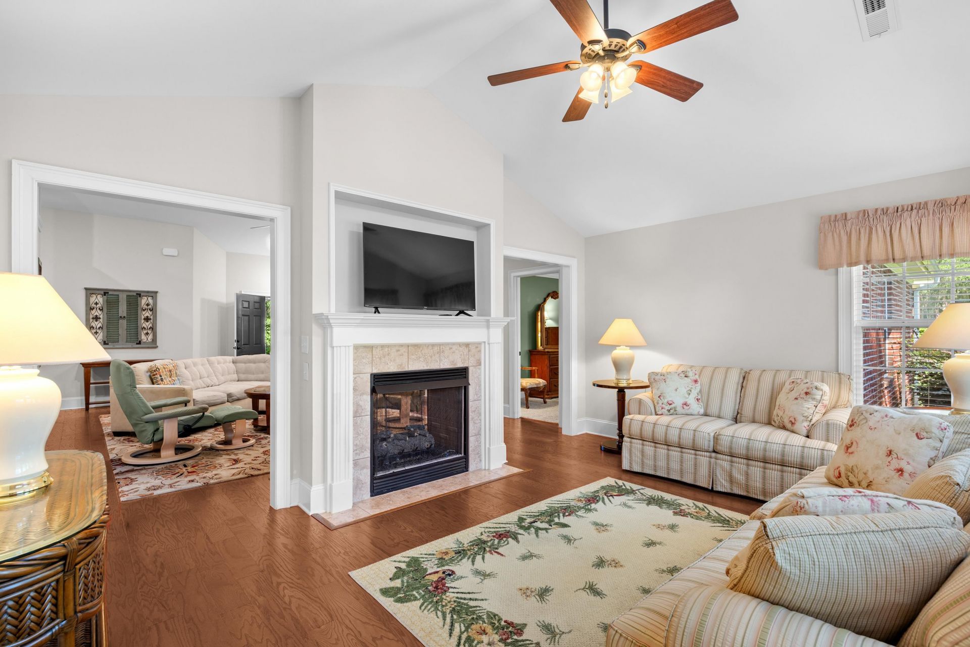 504 Harrington Ct. Photo 8