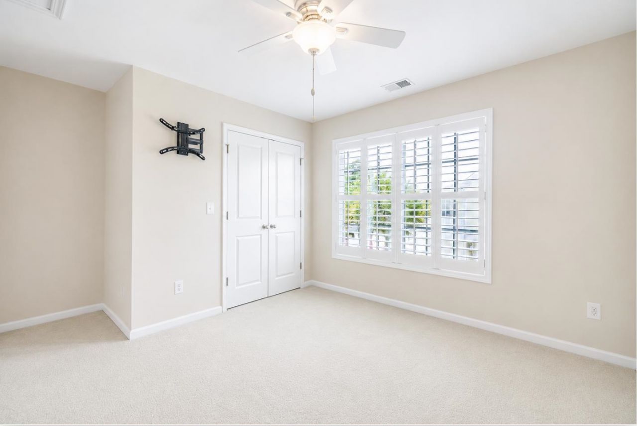 316 Saint Catherine Bay Ct. Photo 31