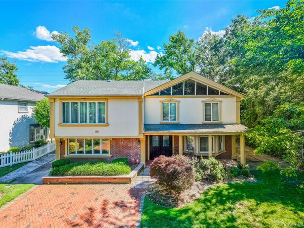 159 South Drive , New Hyde Park, NY 11040