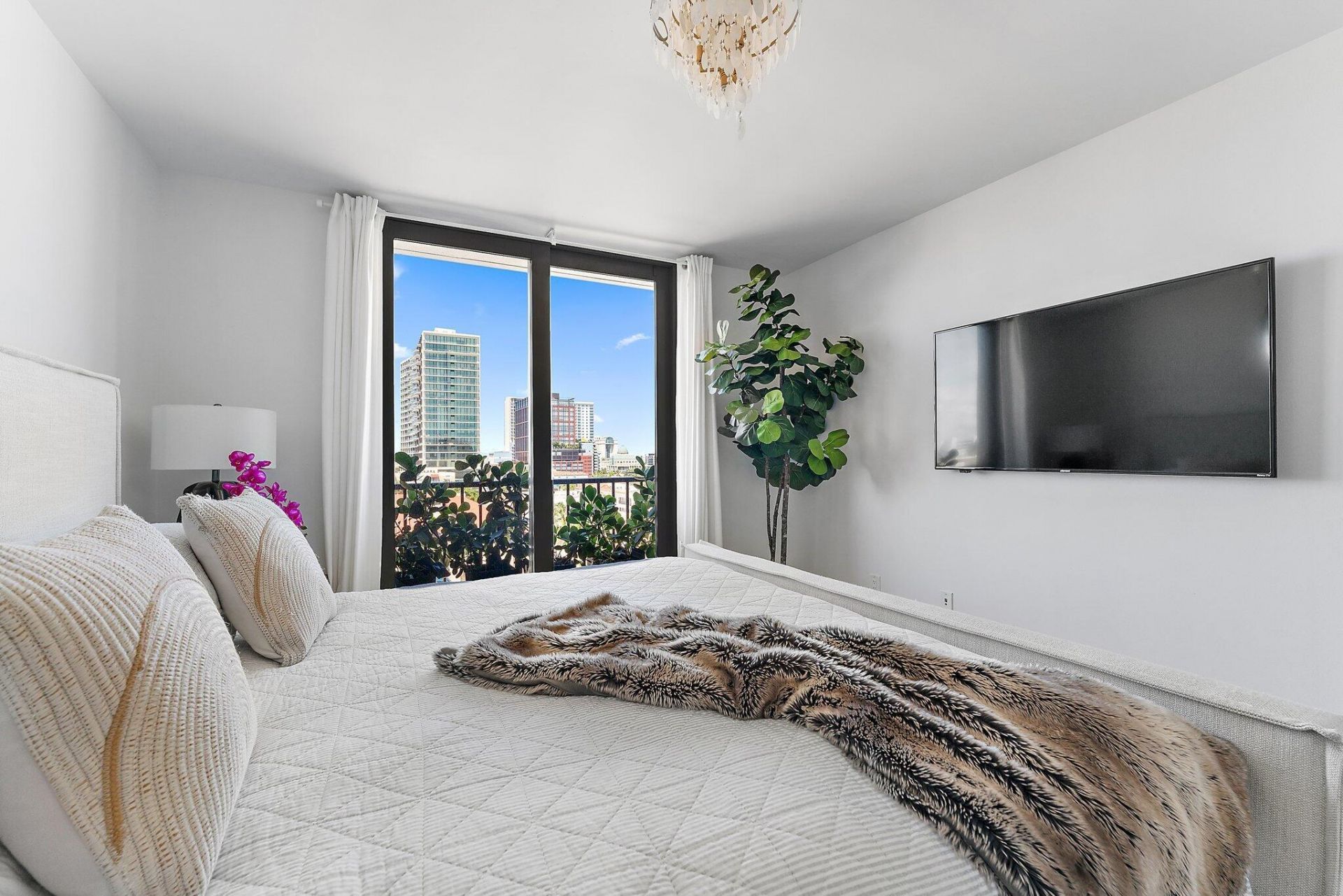 651 Okeechobee Boulevard, Unit 612, West Palm Beach, FL 33401 Photo