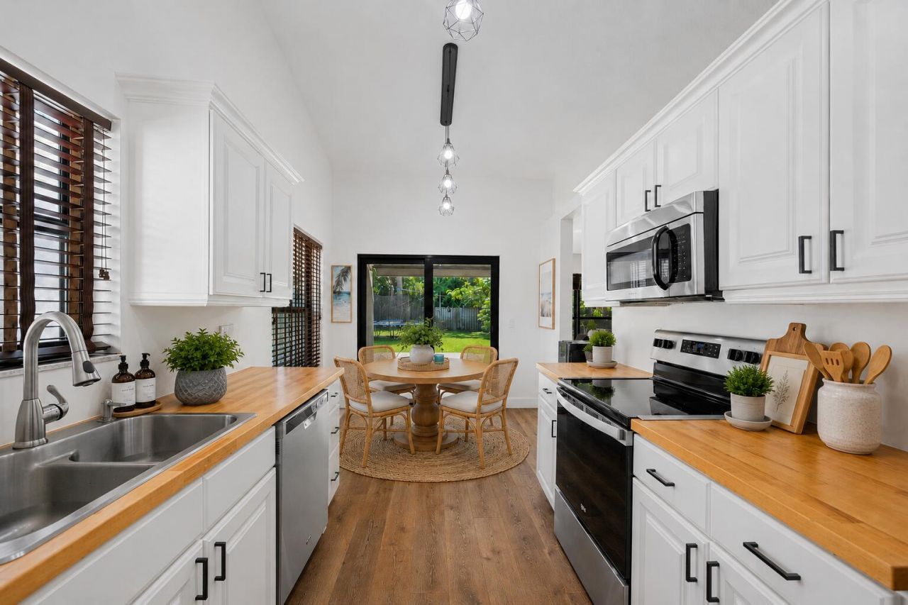 1051 New Parkview Place, Haverhill, FL 33417 Photo
