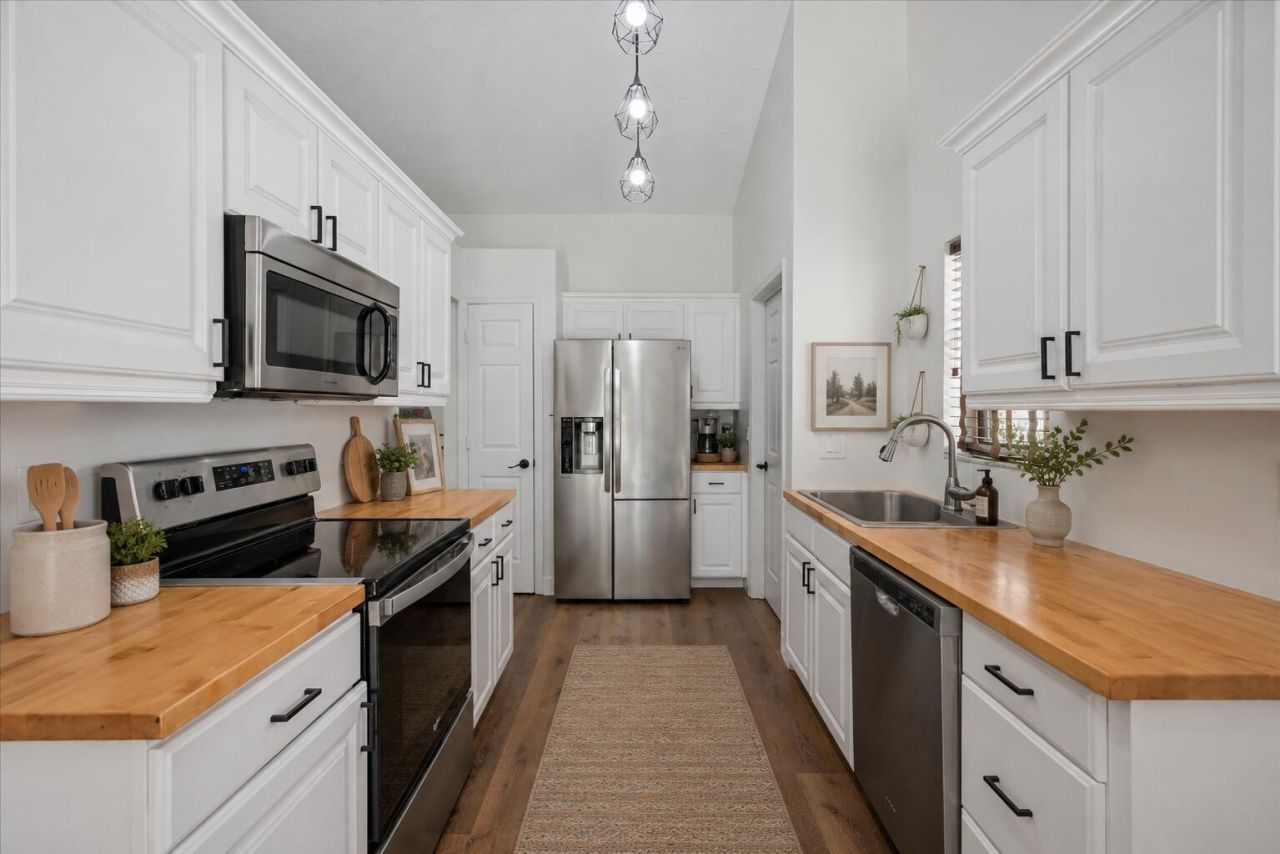 1051 New Parkview Place, Haverhill, FL 33417 Photo