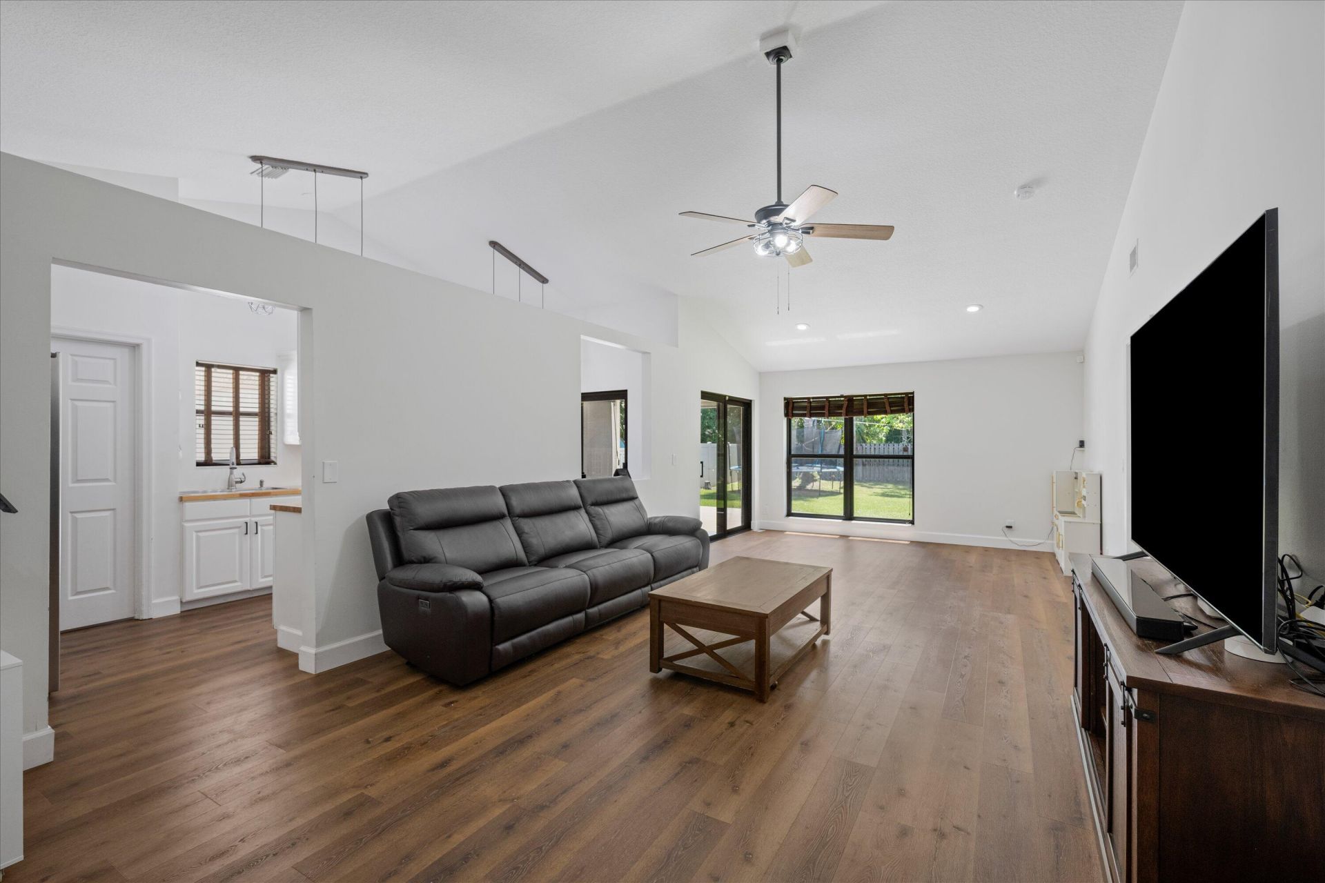 1051 New Parkview Place, Haverhill, FL 33417 Photo