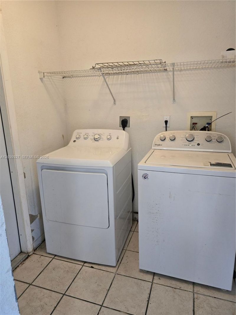 2581 NW 15th Ct, Fort Lauderdale, FL 33311 Photo